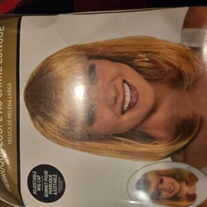 Blonde Women's Wig Golden Halloween, Theater, Costume, Dress Up NWT